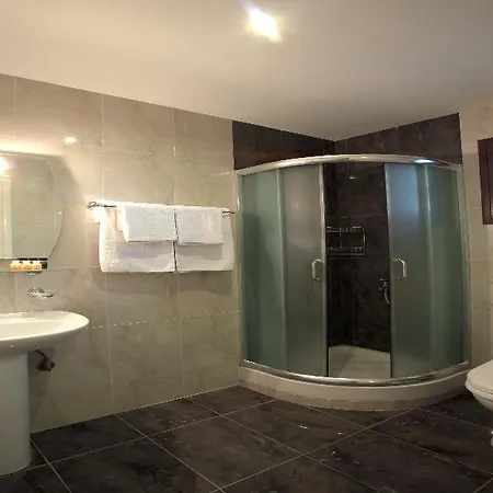 Kyniska Hotel 3*