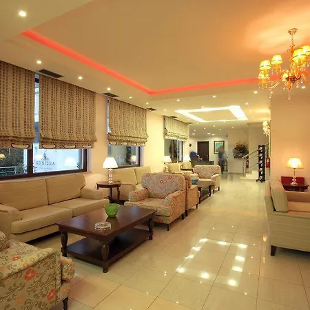 Hotel Kyniska 3*