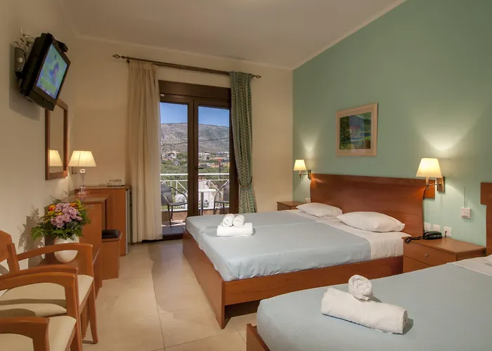 Ξενοδοχείο κυνίσκα Πλύτρα